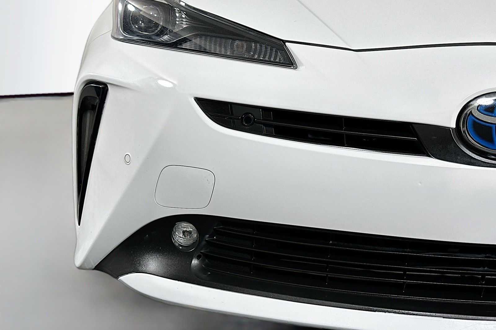 Used 2022 White Toyota Nightshade image 16