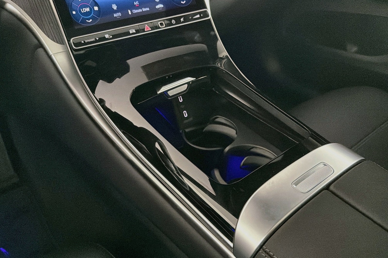 New 2026 Black Mercedes-Benz GLC 300 4MATIC® SUV image 5