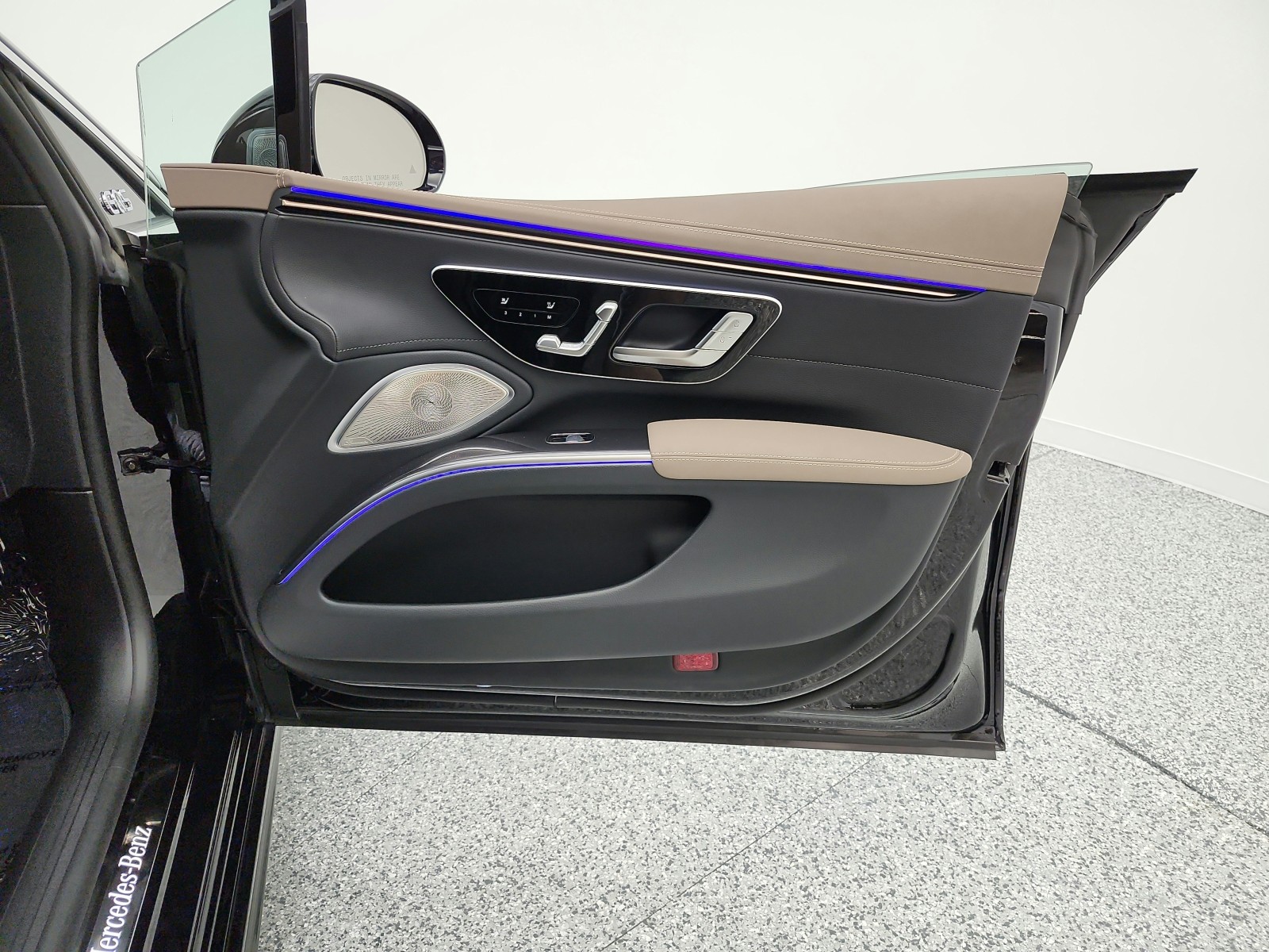 Used 2023 Obsidian Black Metallic Mercedes-Benz EQS 450 4MATIC® Sedan image 24