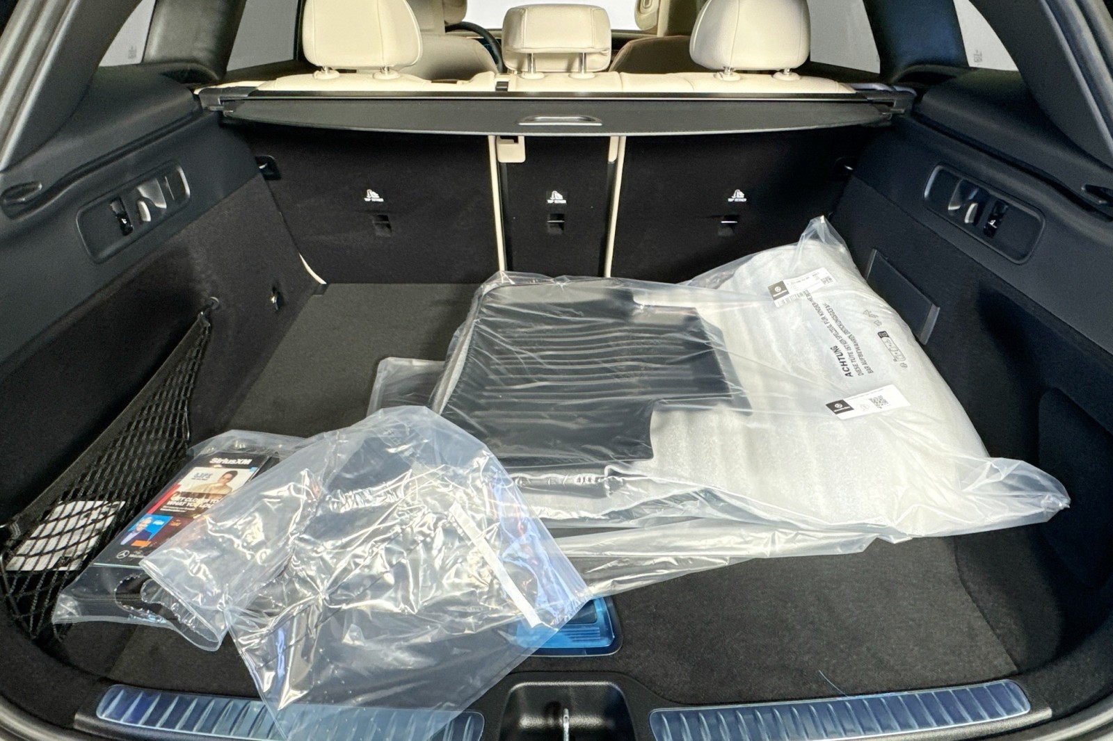 New 2026 Black Mercedes-Benz GLC 300 SUV image 24