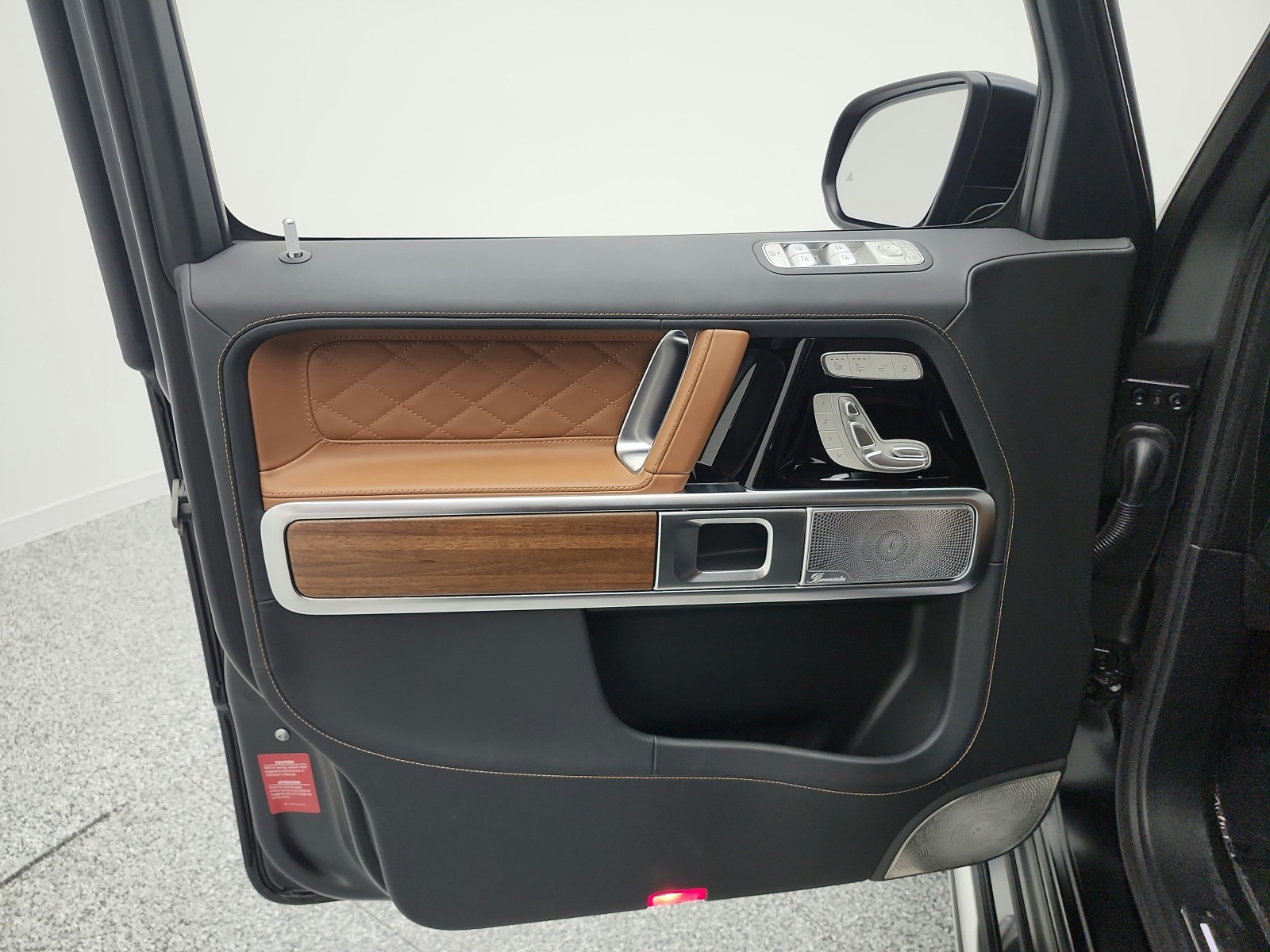 Certified Used 2025 MANUFAKTUR Night Black magno Mercedes-Benz AMG® G 63 SUV image 15