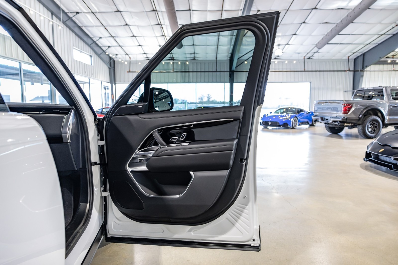 Used Car 2023 Land Rover Range Rover  Se - $140,310 Msrp - 23 Inch Wheels - Black Contrast Roof - One Owner For Sale Under $120,000 In Boerne, Texas