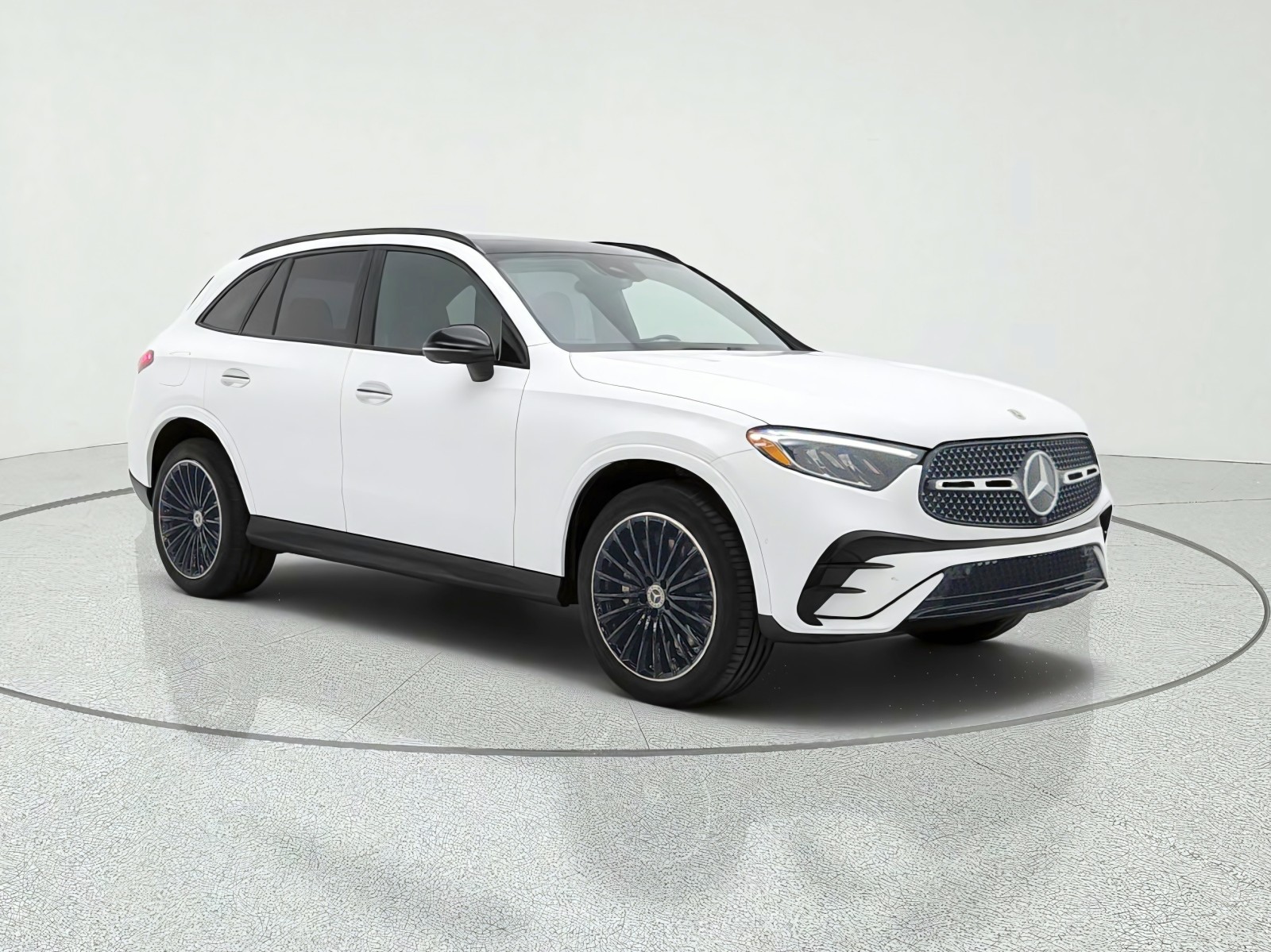New 2027 MANUFAKTUR Moonlight White Metallic Mercedes-Benz GLC 300 SUV image 3