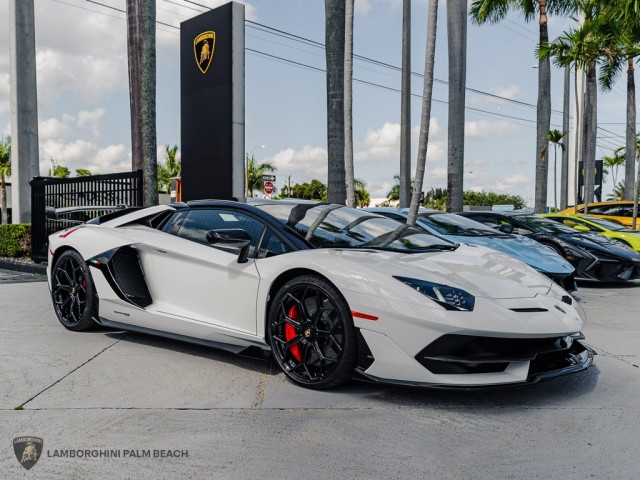 Lamborghini Aventador SVJ