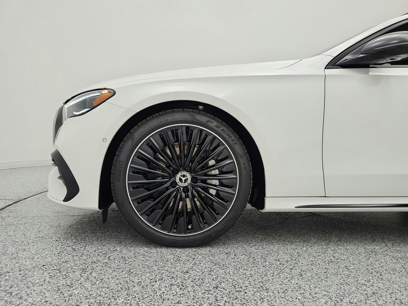 New 2027 Polar White Mercedes-Benz E 450 4MATIC® Sedan image 13