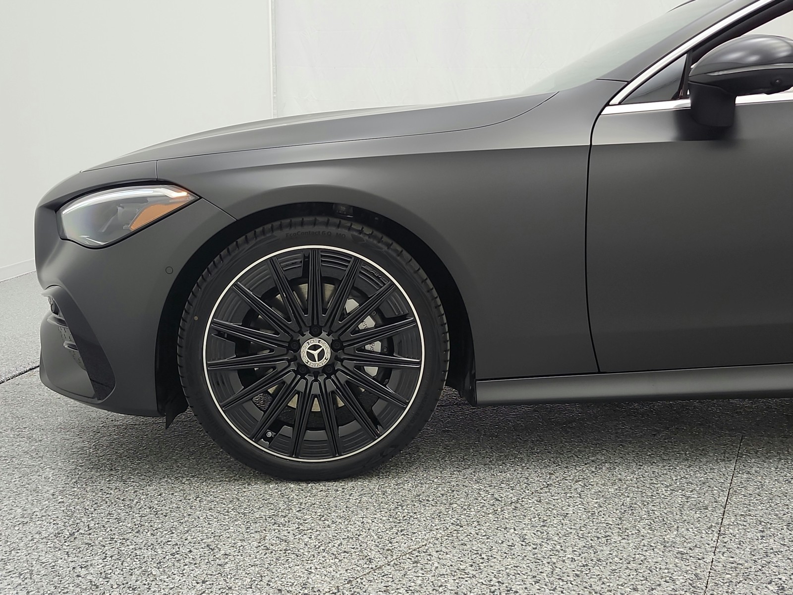 New 2026 MANUFAKTUR Graphite Grey Magno Mercedes-Benz CLE 300 image 13