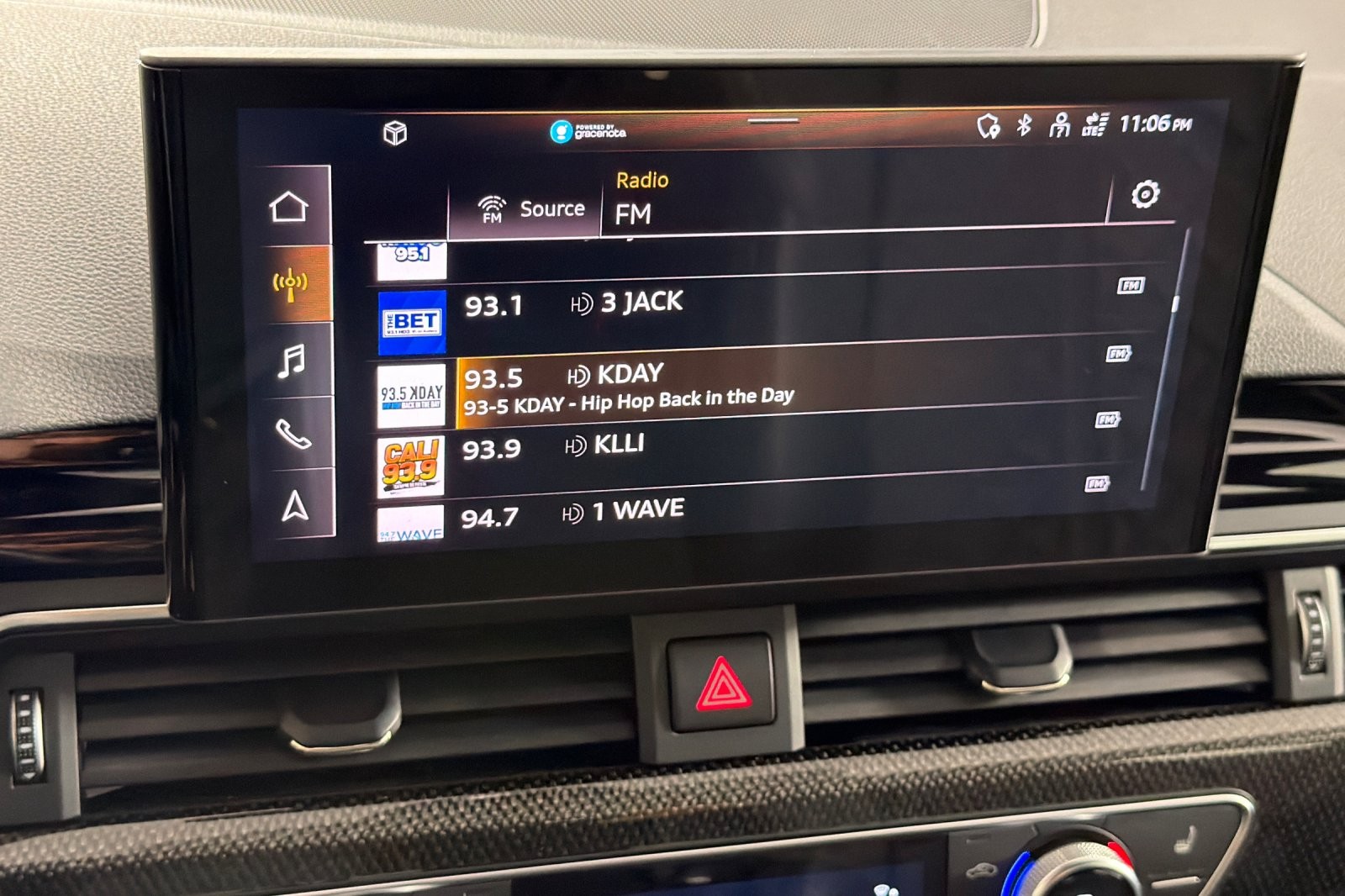 Used 2022 Mythos Black Metallic Audi Premium Plus 3.0 TFSI quattro image 16