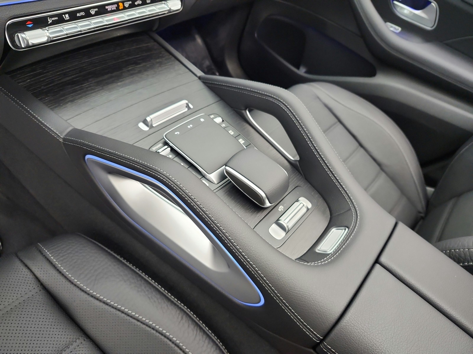 New 2026 MANUFAKTUR Signature Silicon Grey Mercedes-Benz GLS 450 image 10