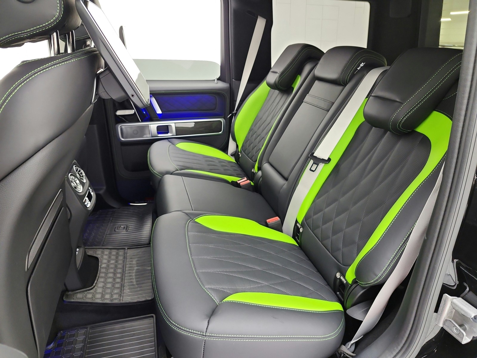 New 2026 Obsidian Black Metallic Mercedes-Benz AMG® G 63 SUV image 11