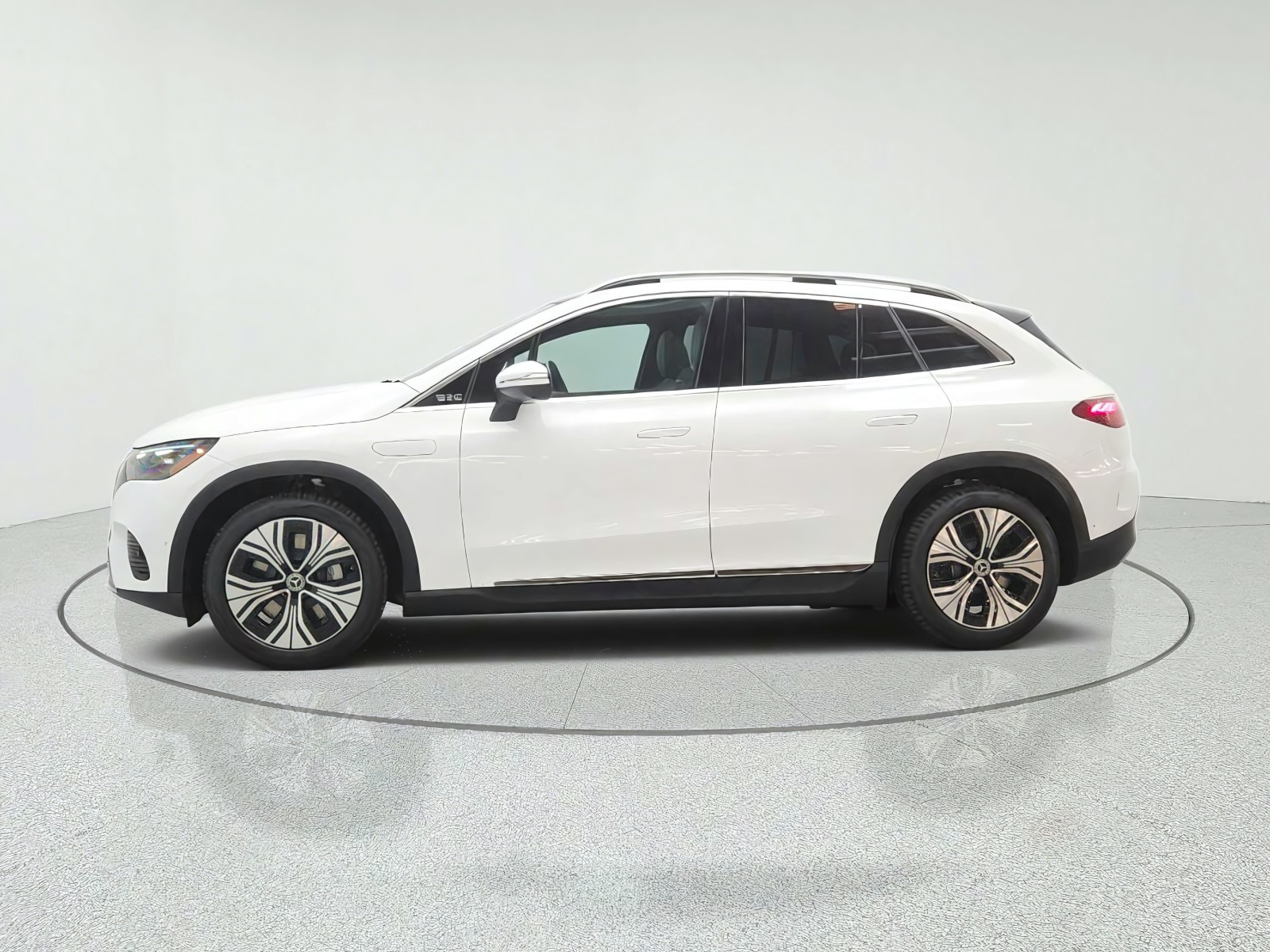 New 2027 Polar White Mercedes-Benz EQE 320+ SUV image 8
