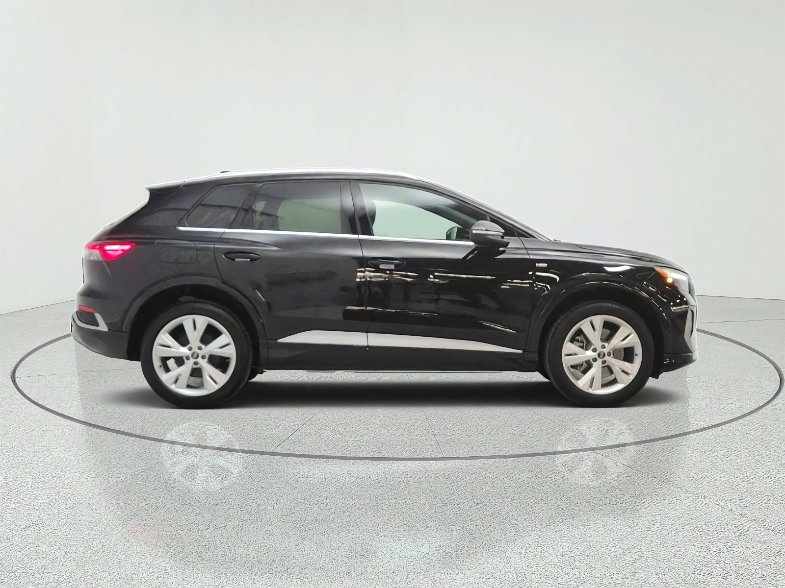 Used 2023 Mythos Black Metallic Audi Premium Plus image 4