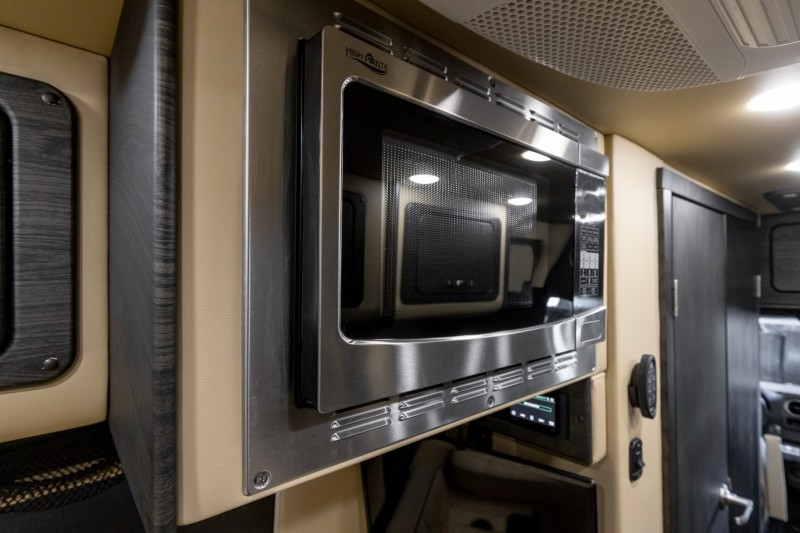 2019 Mercedes-Benz Sprinter 2500 Crew LUXURY RV Midwest Automotive Designs Daycruiser 144 4x4 in , 