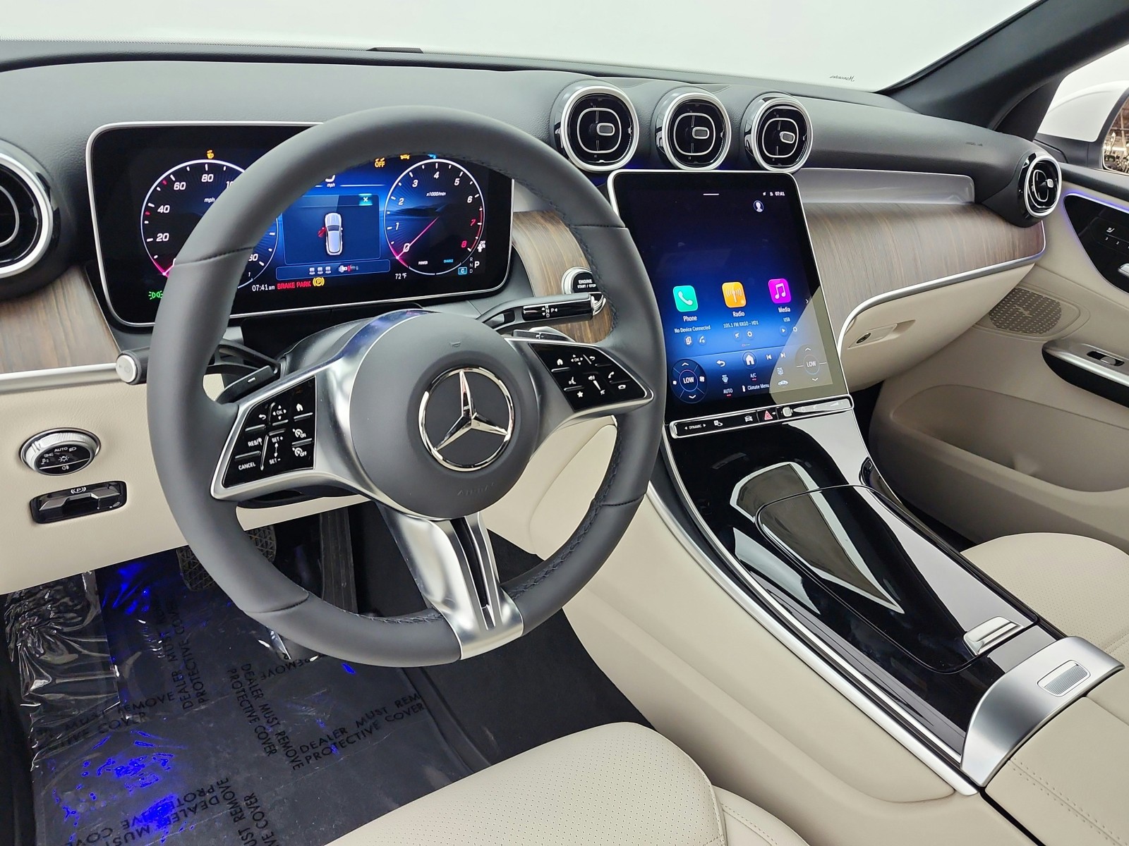 New 2026 Polar White Mercedes-Benz GLC 300 image 9