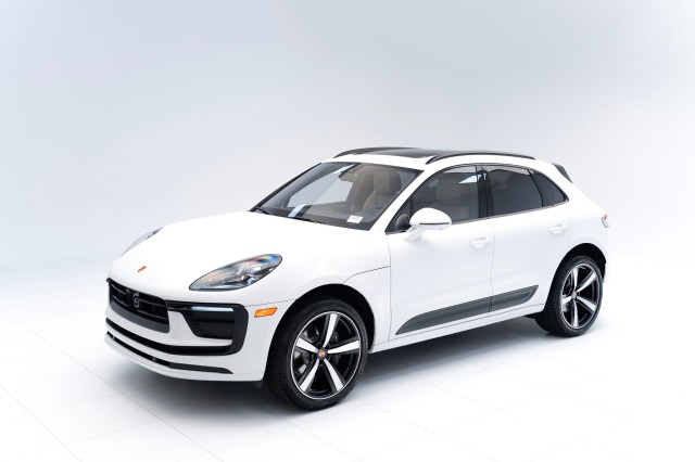 2023  Macan  in , 