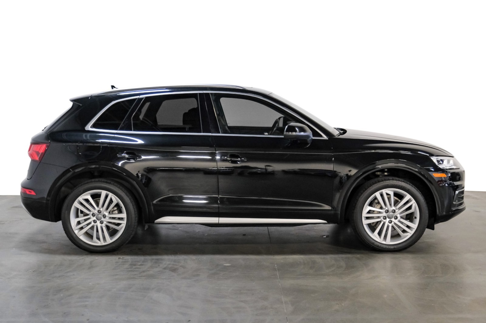 2019 Audi Q5 Prestige Panoramic Sunroof Bang & Olufsen Sound System All Wheel 5