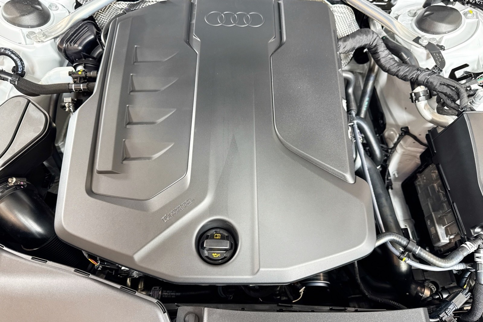 New 2025 Glacier White Metallic Audi Premium Plus 2.0 TFSI quattro image 26