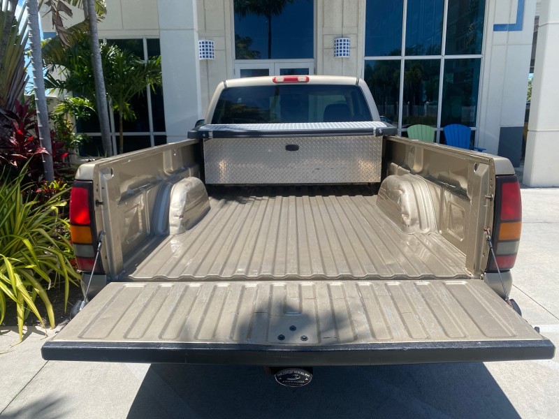 2005 GMC Sierra 1500 LOW MILES 83837 AC NO ACCIDENTS in ,