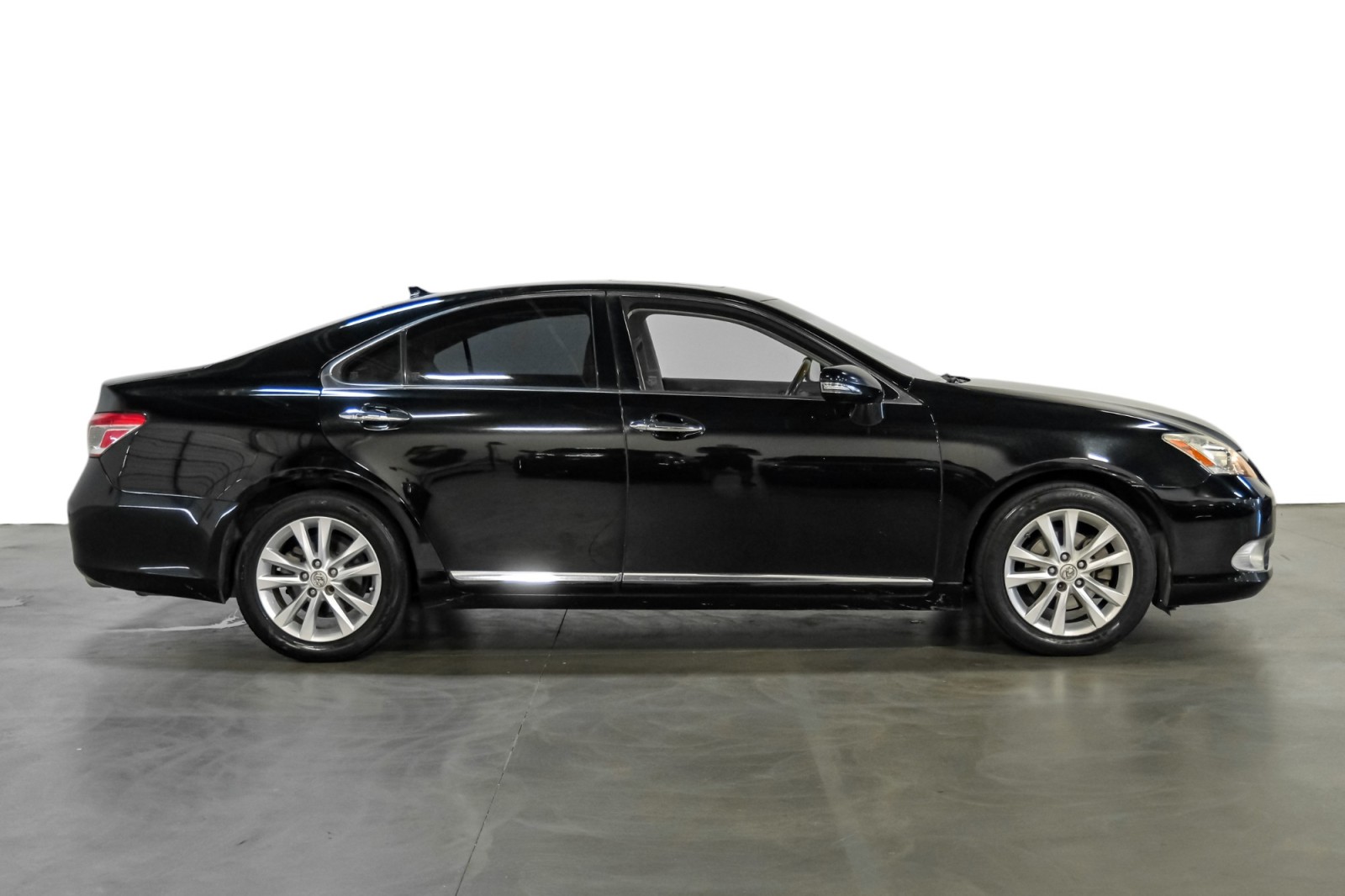 2010 Lexus ES 350  4