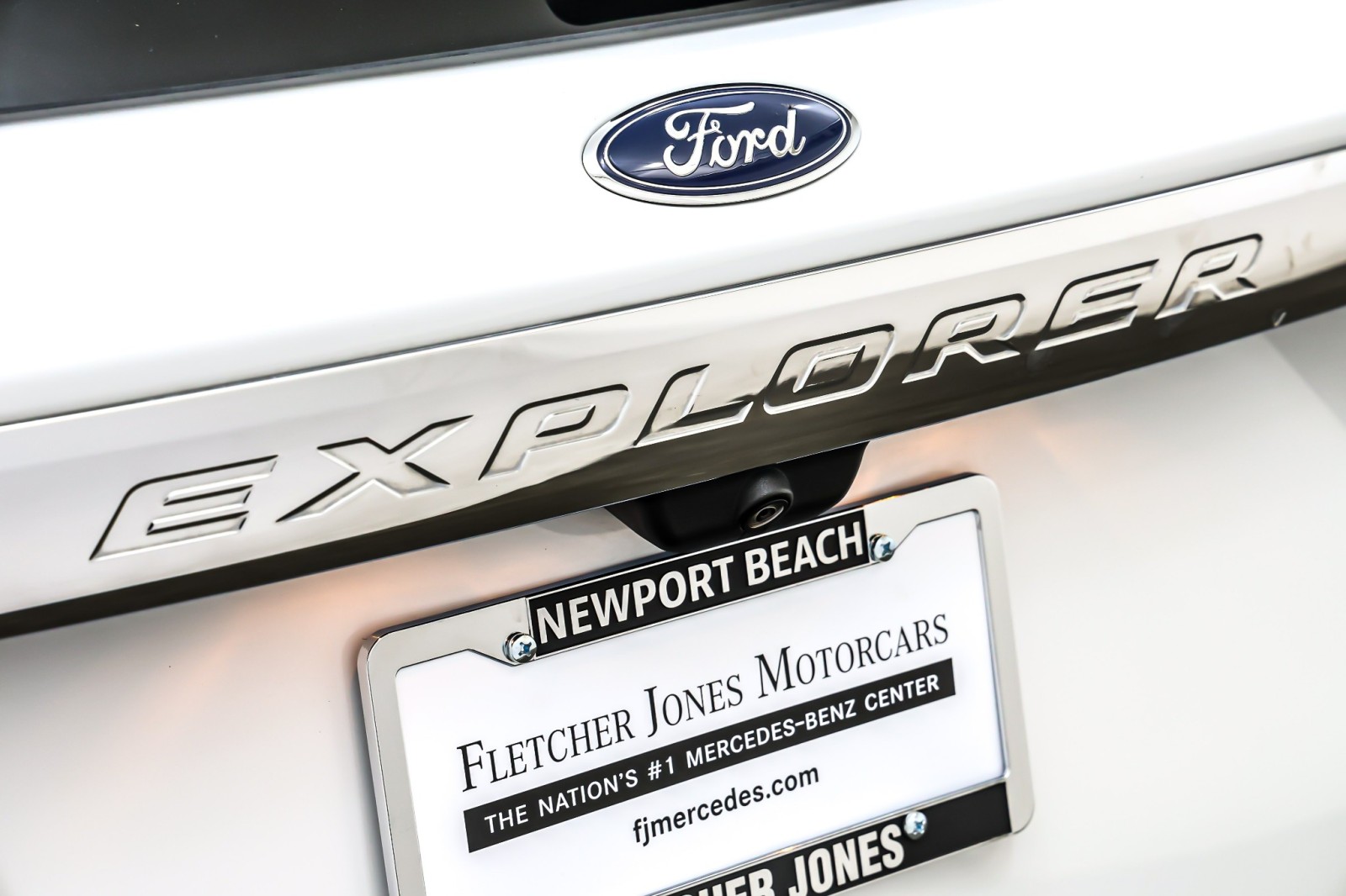 Used 2023 Oxford White Ford XLT RWD image 9