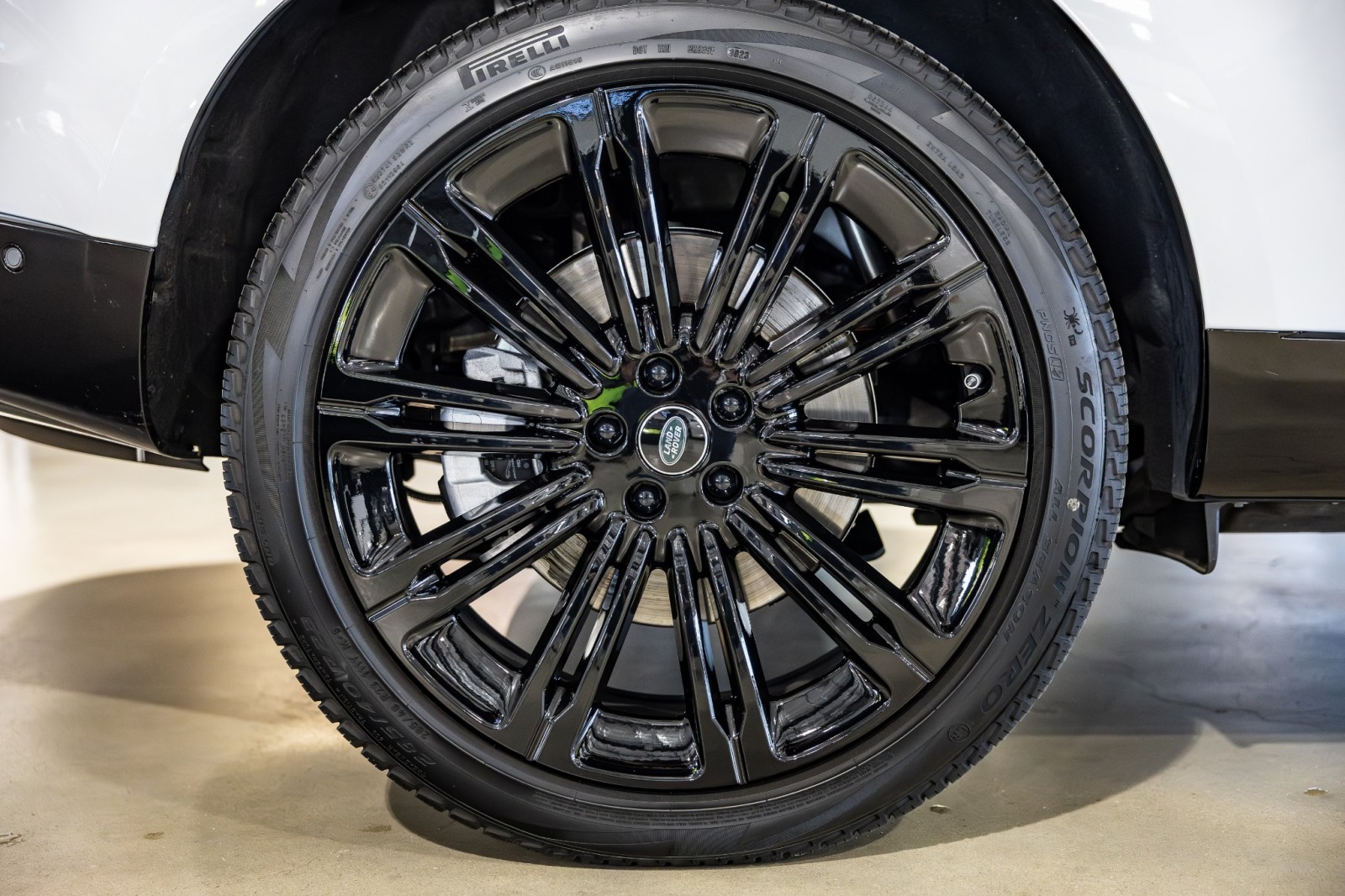 Used Car 2023 Land Rover Range Rover  Se - $140,310 Msrp - 23 Inch Wheels - Black Contrast Roof - One Owner For Sale Under $120,000 In Boerne, Texas