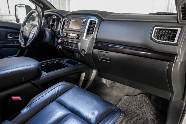 2018 Nissan Titan XD SL 11