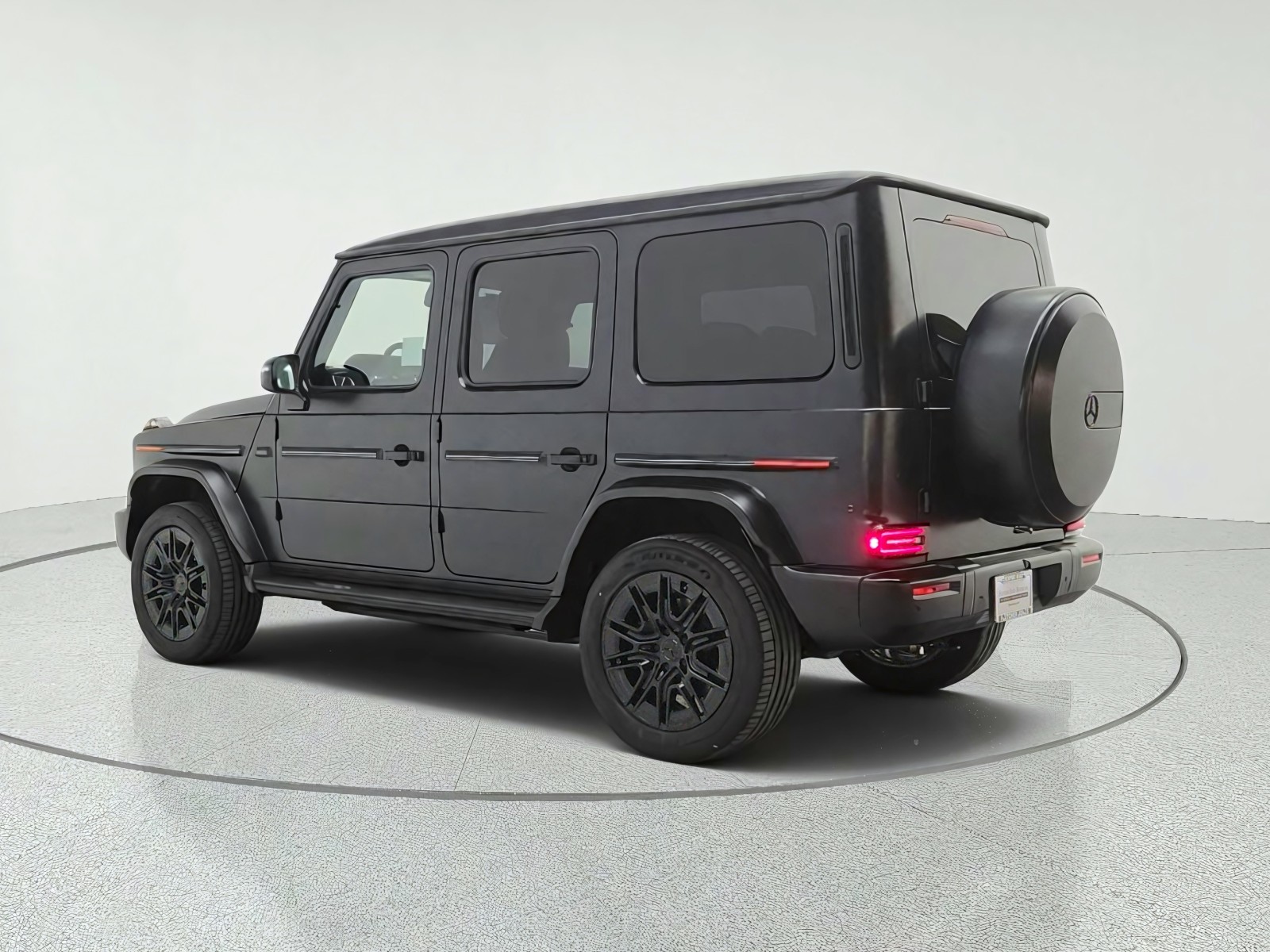 New 2027 MANUFAKTUR Night Black magno Mercedes-Benz G 580e SUV image 7