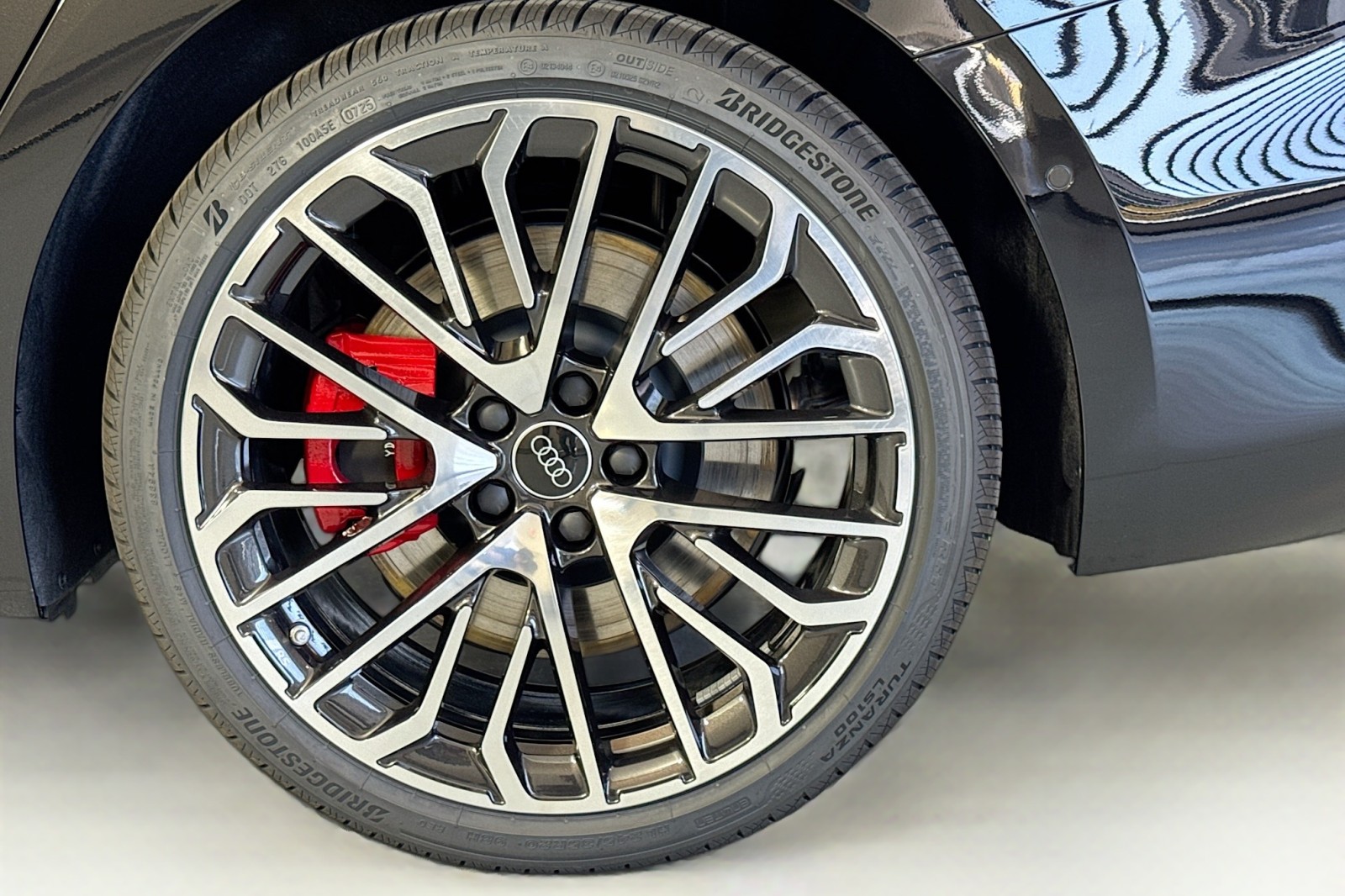 New 2025 Mythos Black Metallic Audi Premium Plus 3.0 TFSI quattro image 10