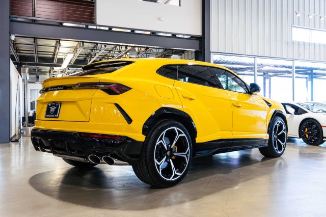 Used Car 2022 Lamborghini Urus  For Sale Under $230,000 In Boerne, Texas