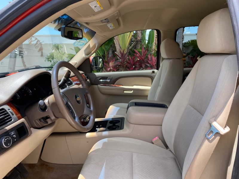 2009 Chevrolet Avalanche LT PU LOW MILES 58,696 in ,