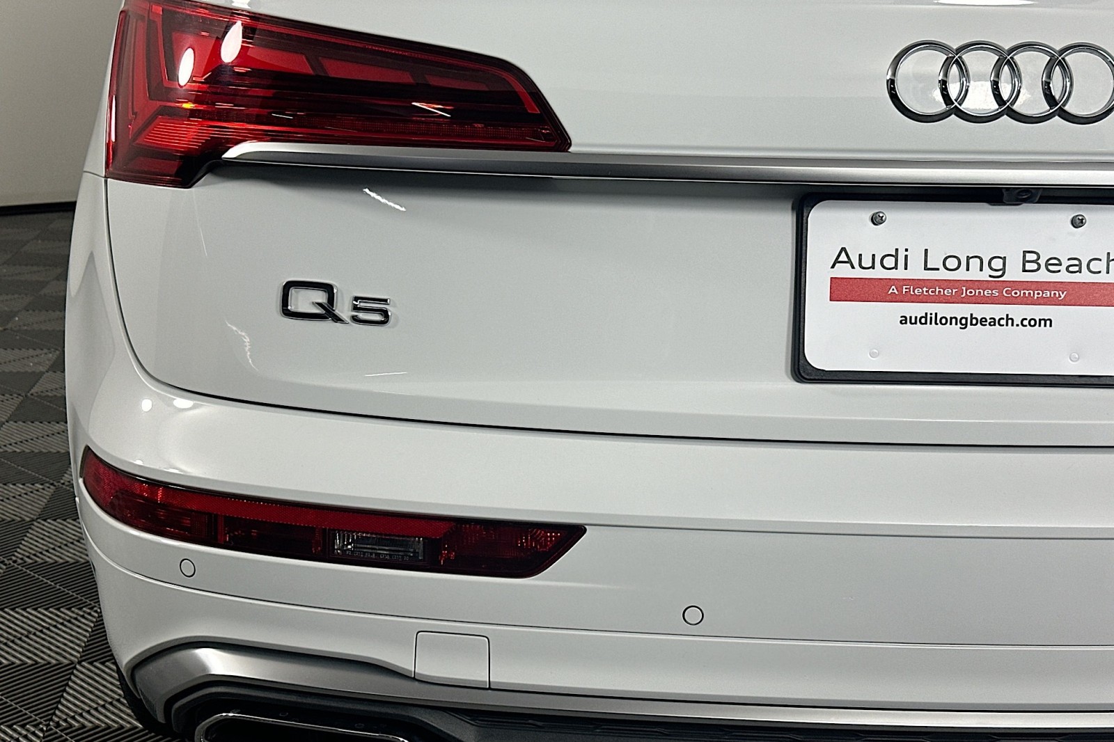 Used 2023 Glacier White Metallic Audi S line Premium image 17