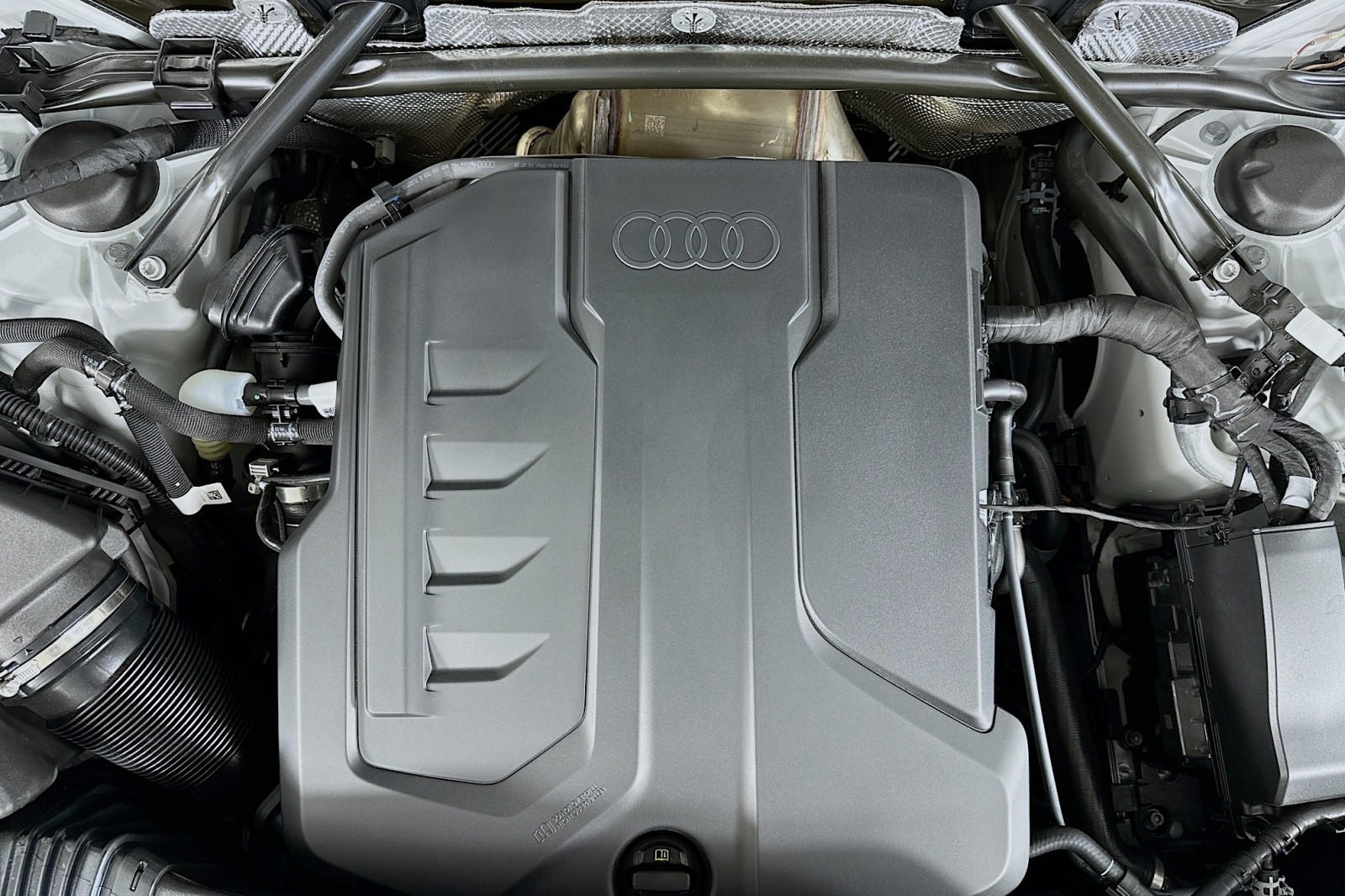 New 2025 Glacier White Metallic Audi Premium Plus image 12