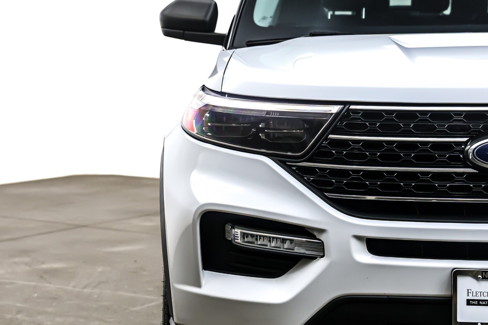 Used 2023 Oxford White Ford XLT RWD image 14