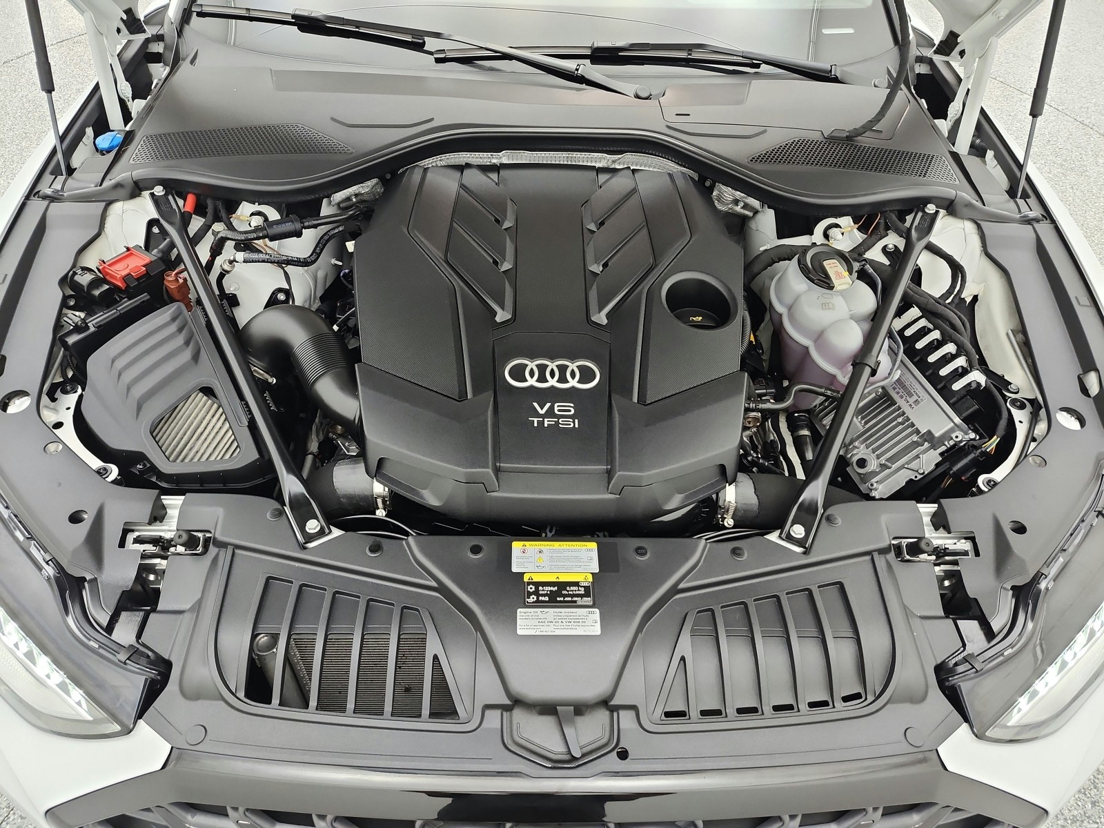 Used 2023 Glacier White Metallic Audi L 55 TFSI quattro image 17
