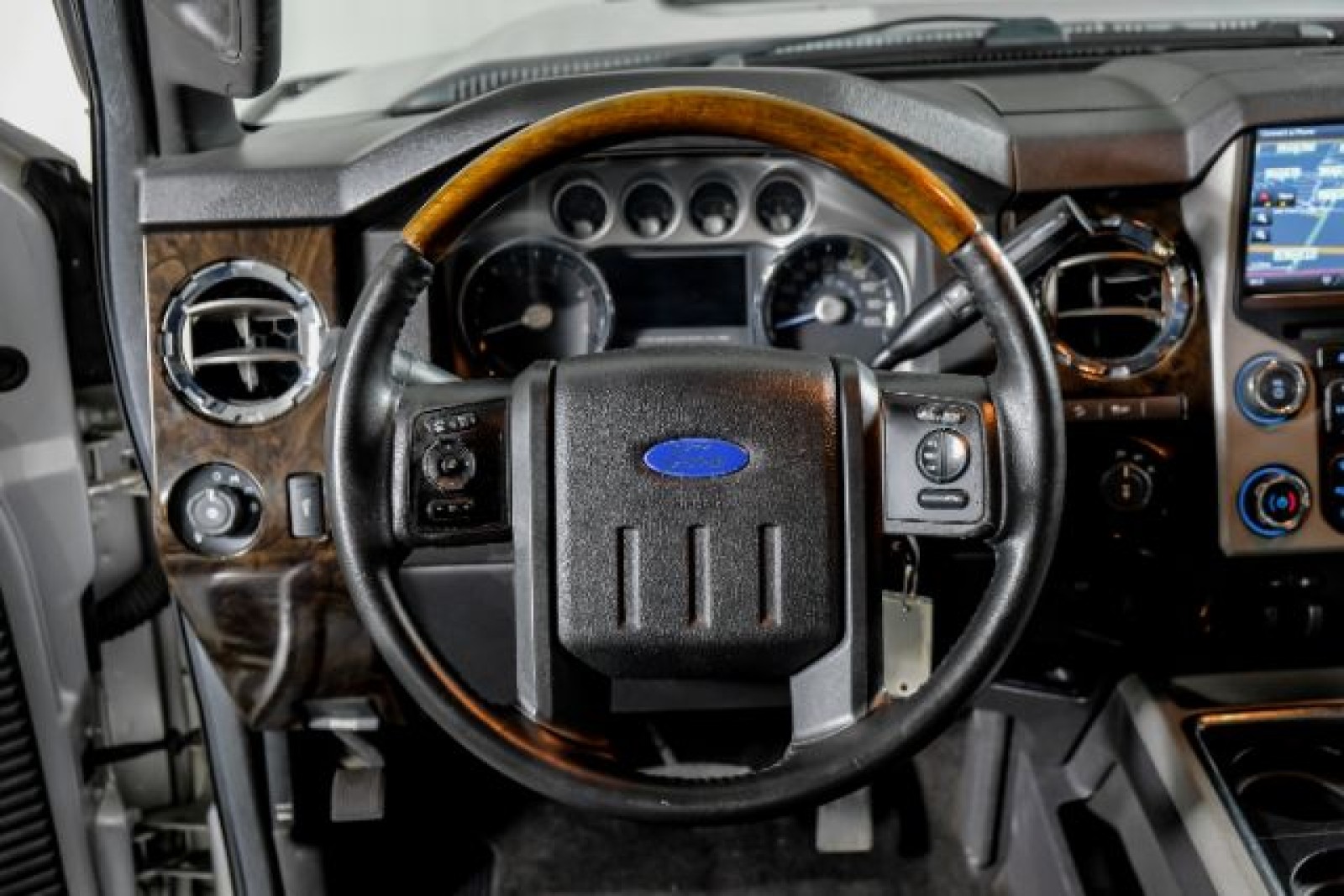 2015 Ford F-250 Platinum 16