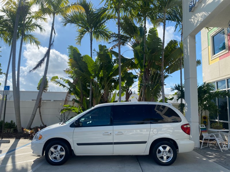 2006 Dodge Caravan SXT LOW MILES 28,367 1 OWNER HANDICAP LIFT in , 