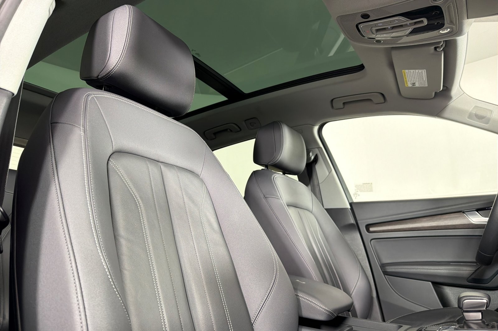 Used 2023 Mythos Black Metallic Audi Premium Plus 40 TFSI quattro image 16