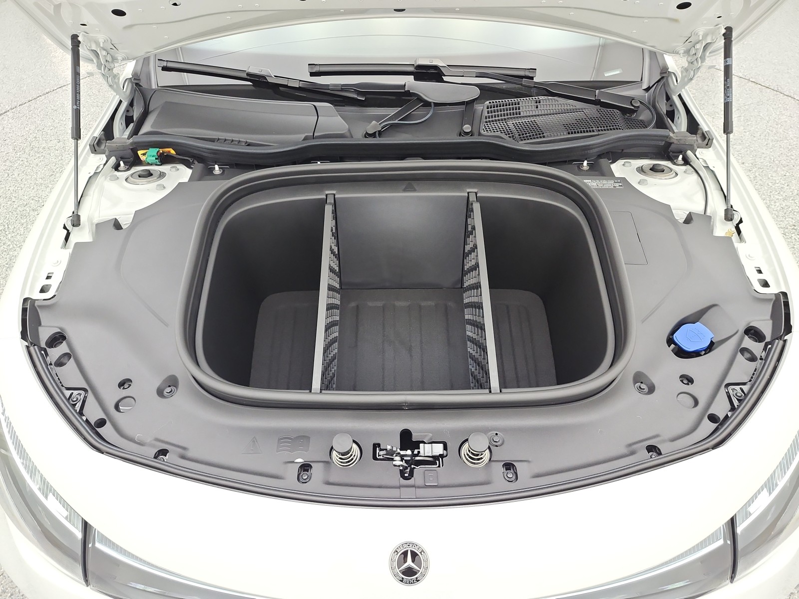 New 2027 Polar White Mercedes-Benz CLA 350 Electric 4MATIC® image 12
