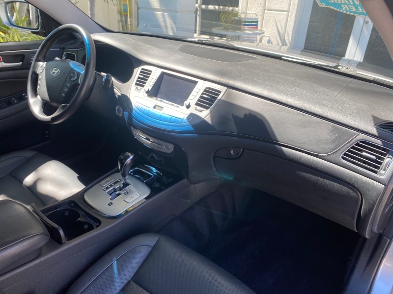 2012 Hyundai Genesis 3.8L SUNROOF PREM PKG in , 