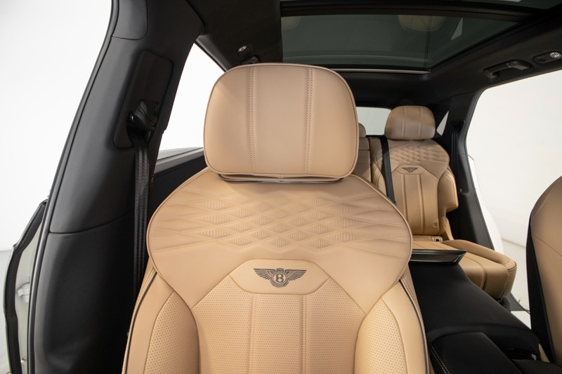 2024 Bentley Bentayga EWB Bentayga EWB Azure ($281,000 MSRP) *1-OWNER* in , 