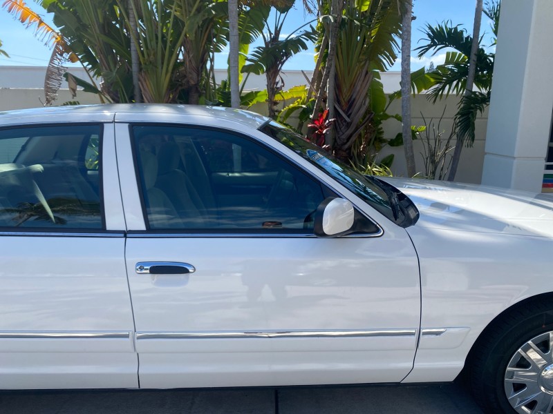 2005 Mercury Grand Marquis GS LOW MILES 49,348 in , 