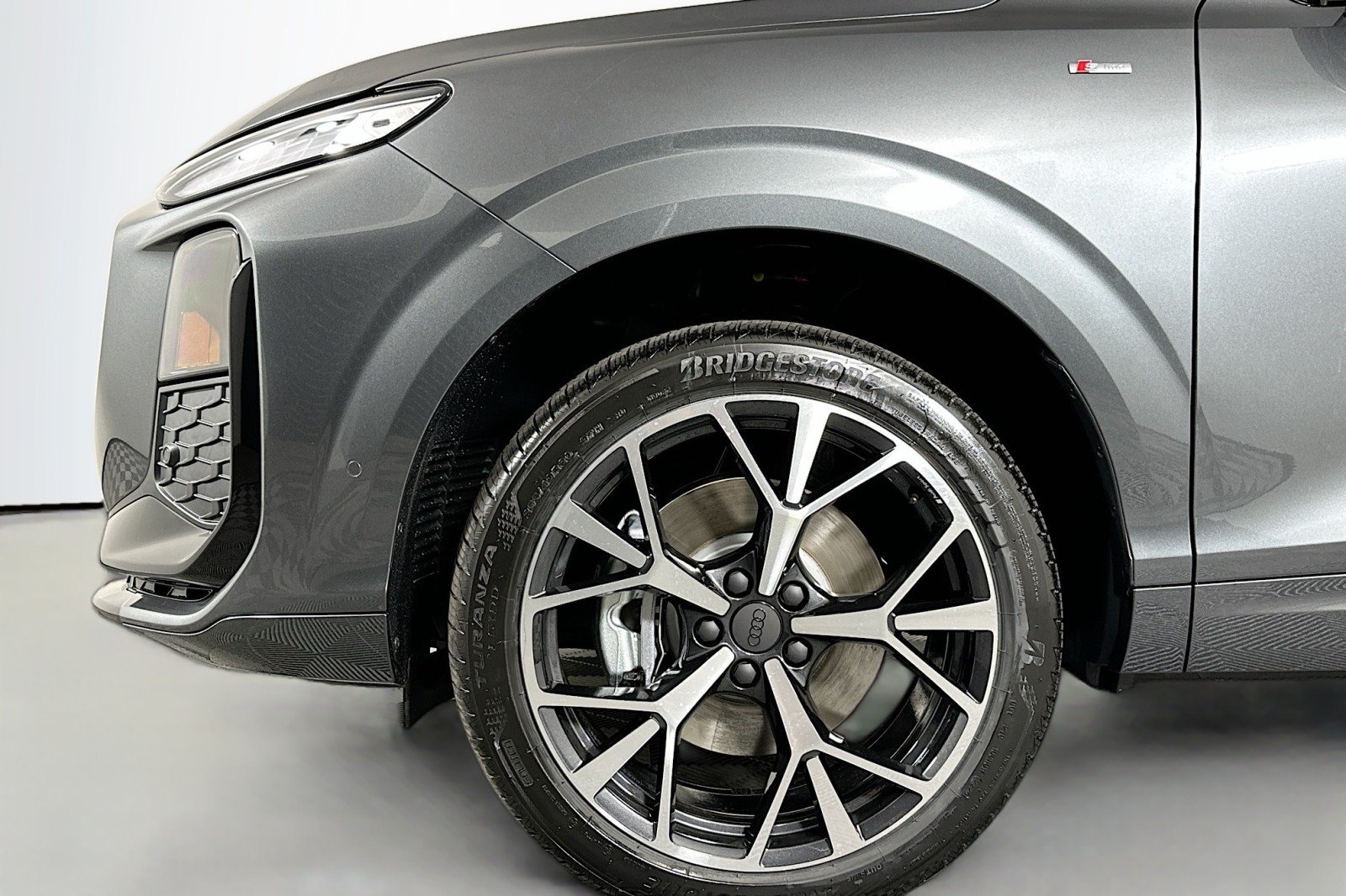 New 2026 Daytona Gray Pearl Effect Audi S line image 11