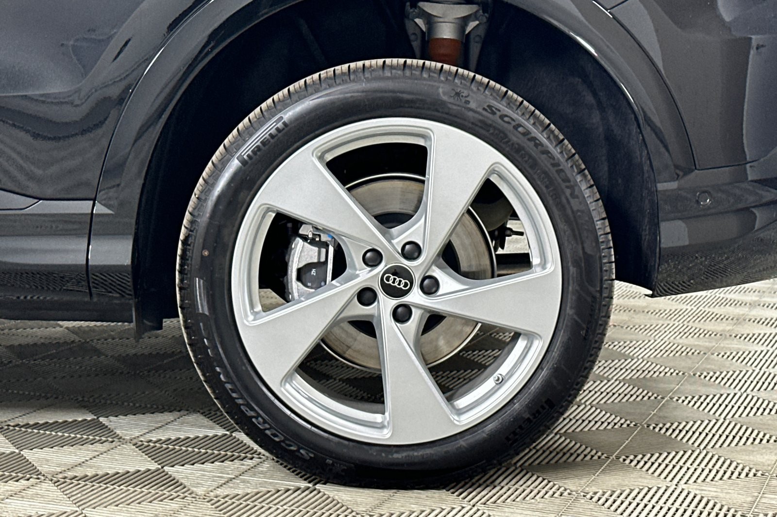 New 2025 Mythos Black Metallic Audi Premium Plus 2.0 TFSI quattro image 22