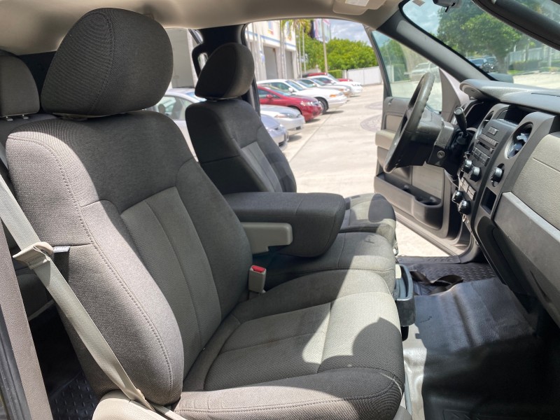 2010 Ford F-150 4 DR CREW XL LOW MILES 34,625 in , 