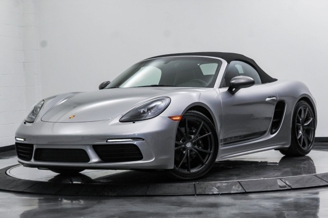 2023 Porsche 718 Boxster T 9