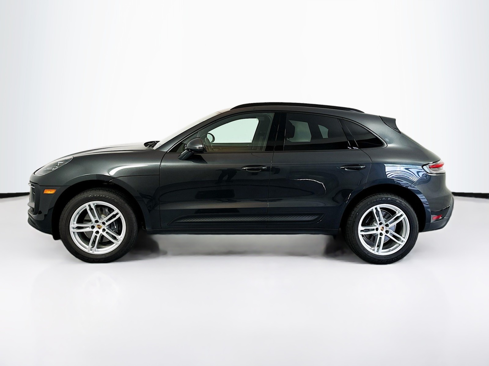 2024 Porsche Macan  8