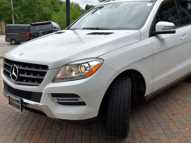 2014 Mercedes-Benz ML 350 4MATIC AWD One Owner Navi Leather Moonroof Heated Front Seats Rear View Camera Trailer Hitch MSRP $55,710 8