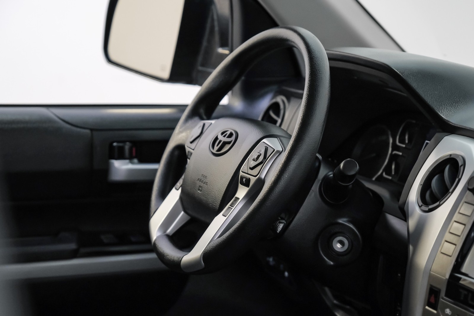 2018 Toyota Tundra 4WD CrewMax SR5 Lifted CustomWheels TowPkg RemoteStart 17