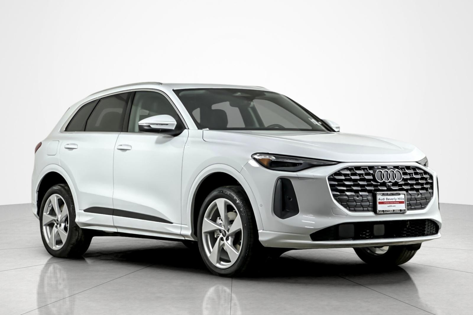 New 2025 Glacier White Metallic Audi Premium Plus 2.0 TFSI quattro image 2