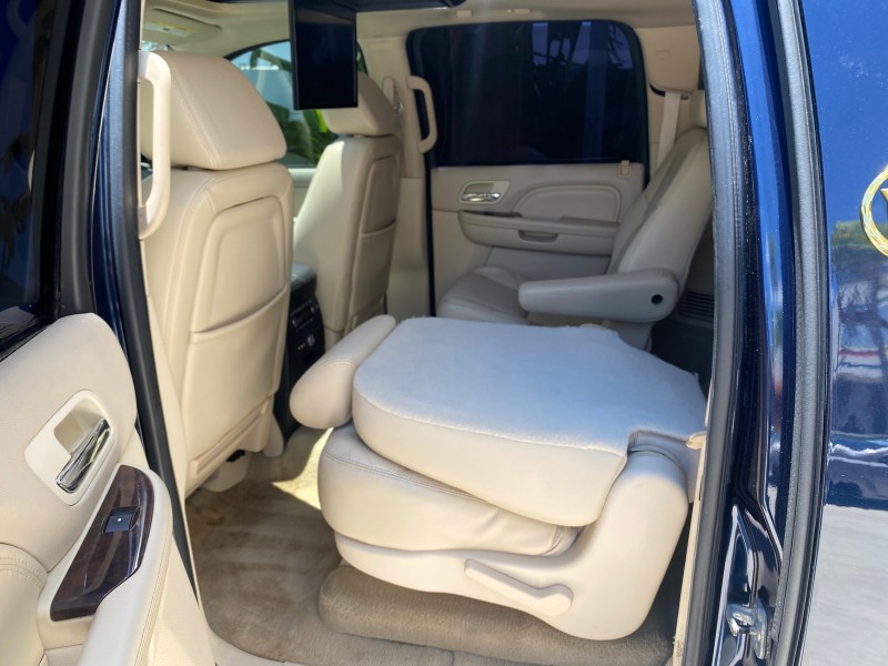 2007 Cadillac Escalade ESV SUNROOF AWD LOW MILES 47,118 in , 