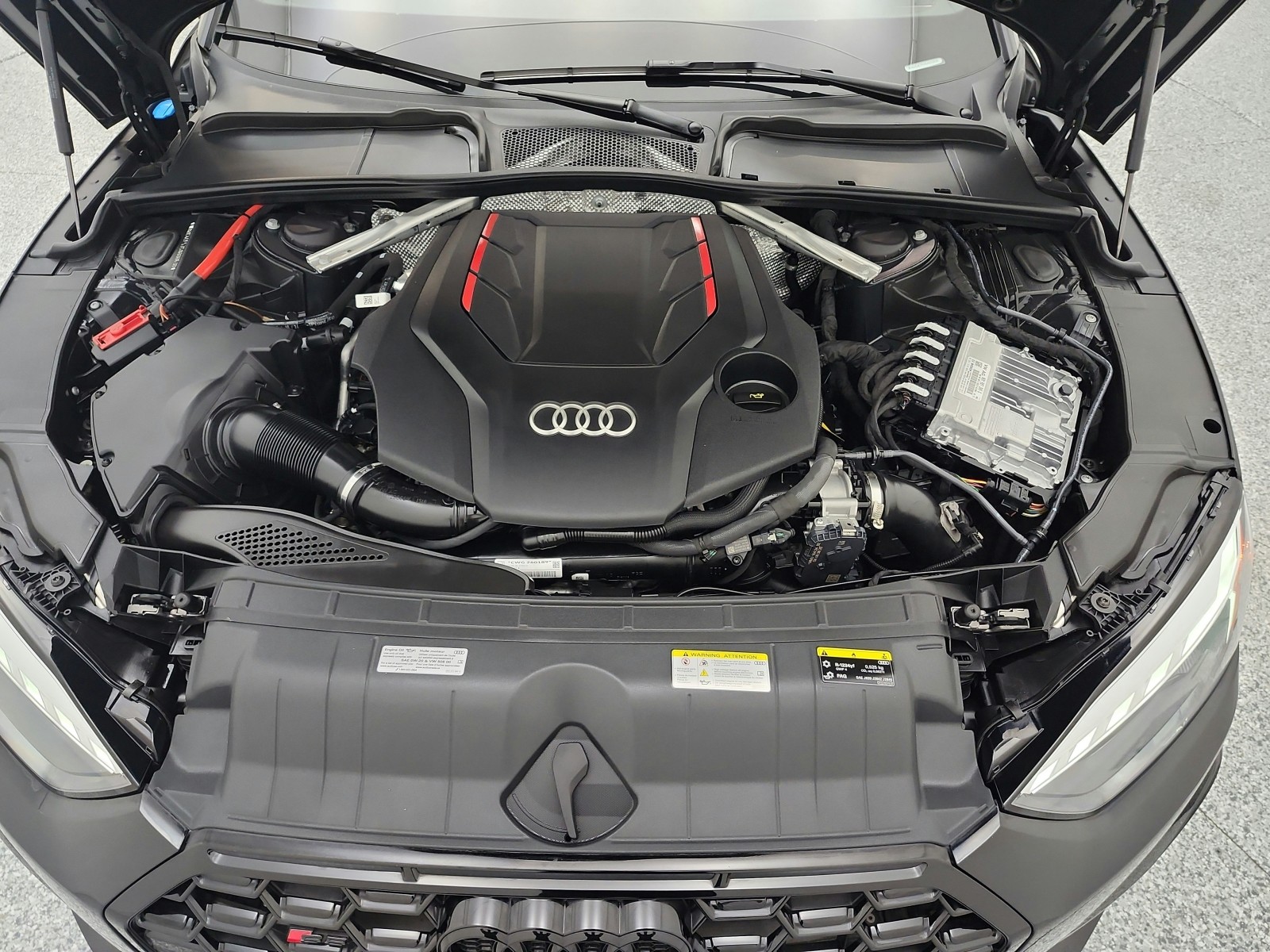 Used 2025 Mythos Black Metallic Audi Premium Plus 3.0 TFSI quattro image 17